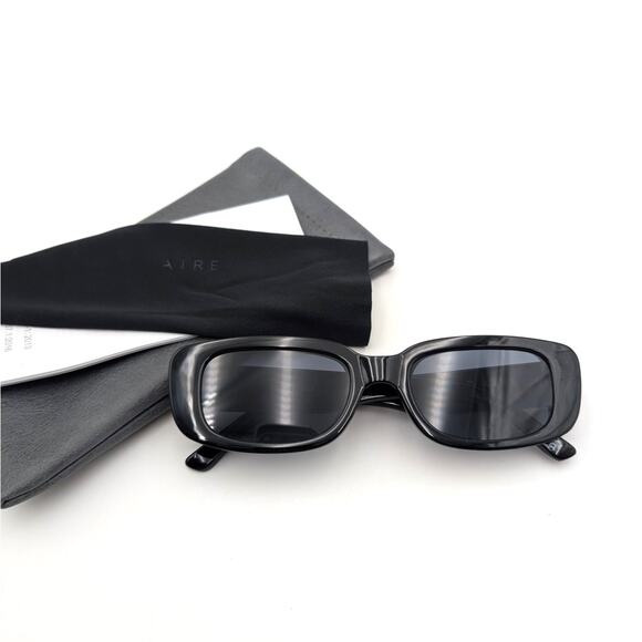 Aire Ceres Unisex Rectangle Sunglasses Black Frame/Smoke Mono Lens One Size - Picture 1 of 6